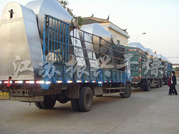 SZG係列雙錐回轉（zhuǎn）真空（kōng）幹（gàn）燥機